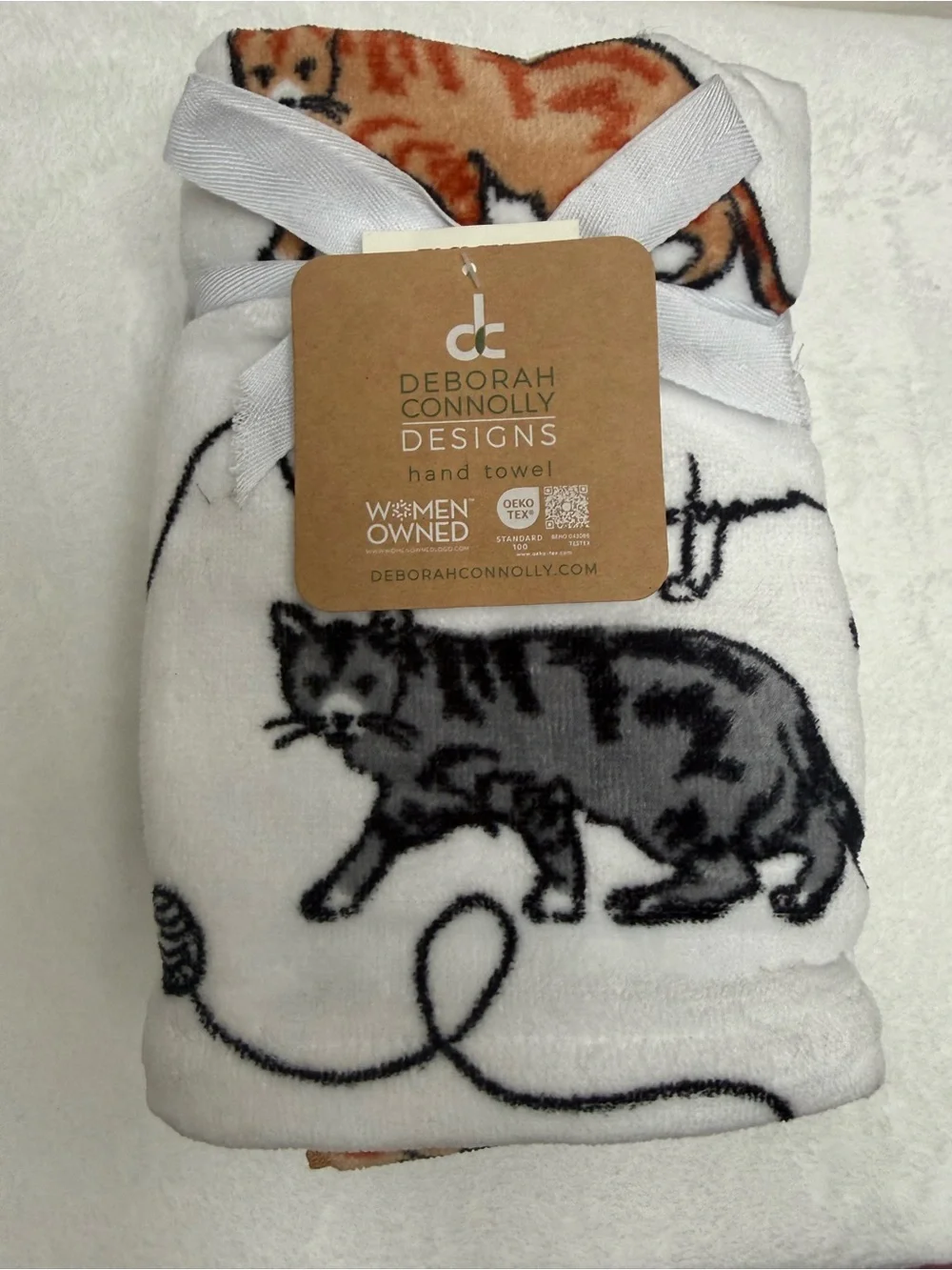 Deborah Connolly Designs Cat Fingertip Hand Towels Set of 2 NWT Plush
